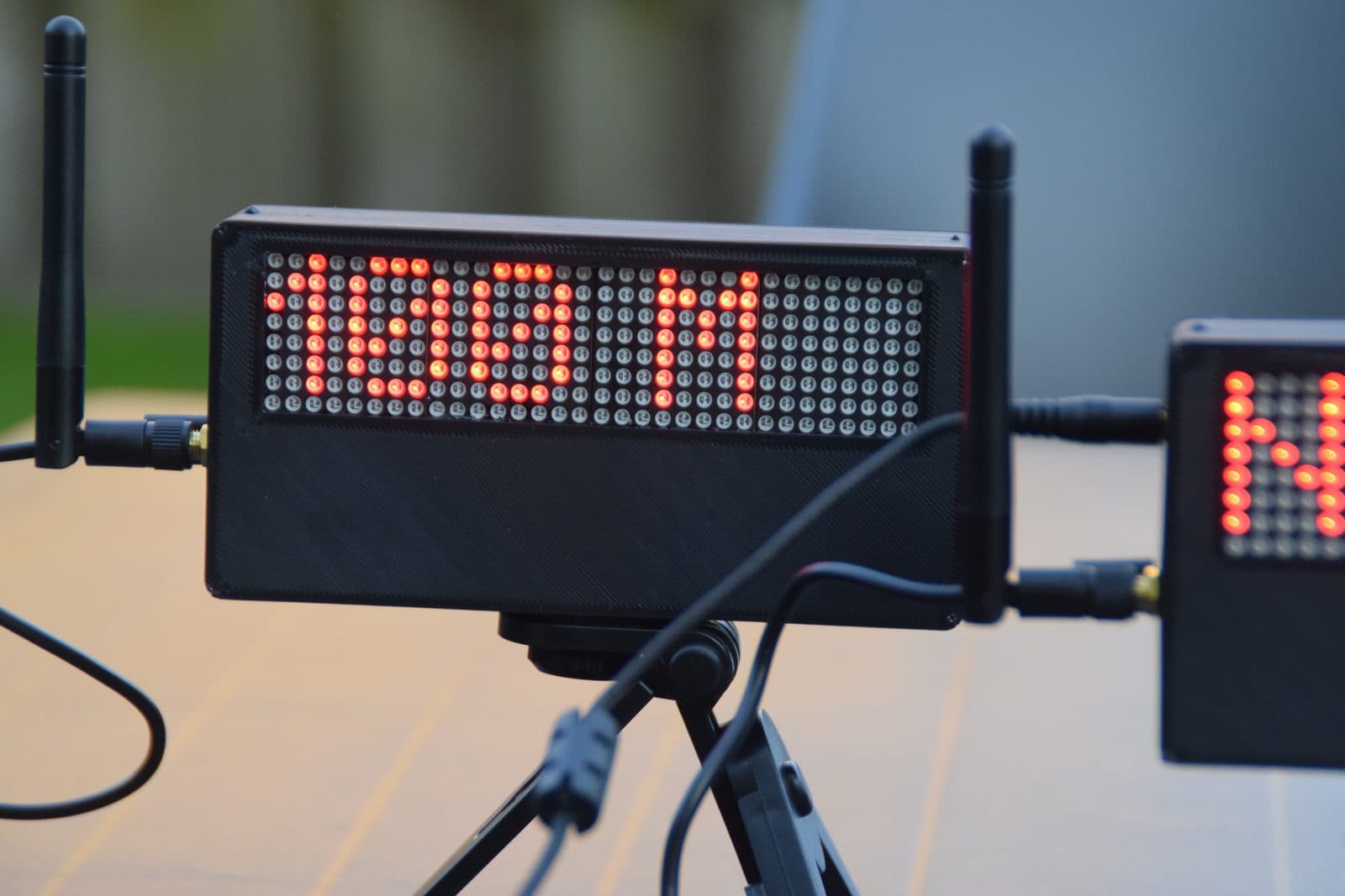 AccuraTimer IR-speedgate met LED-matrix op statief